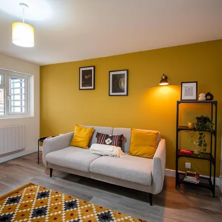Ninas Nest In Harborne Apartment Birmingham Exterior photo